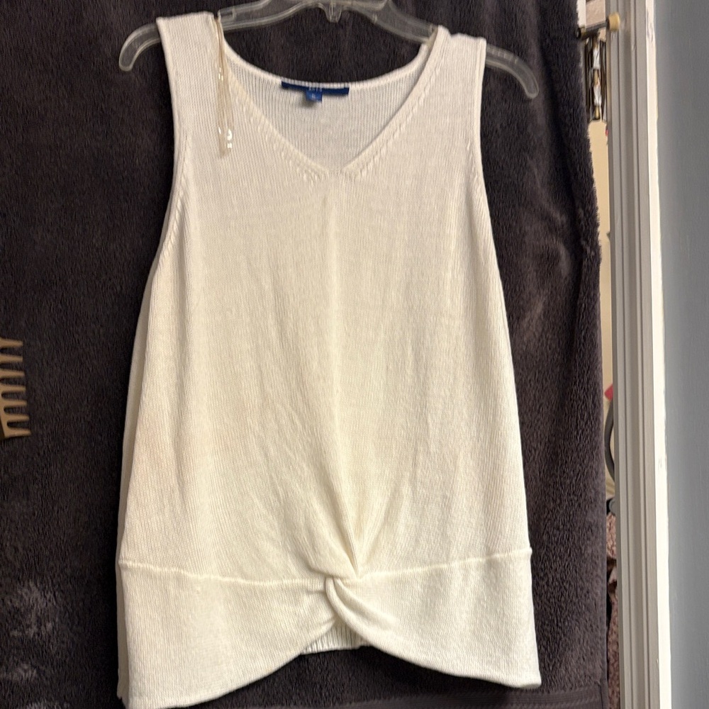Apt. 9 Cream V-Neck Sleeveless Twist-Front Tank